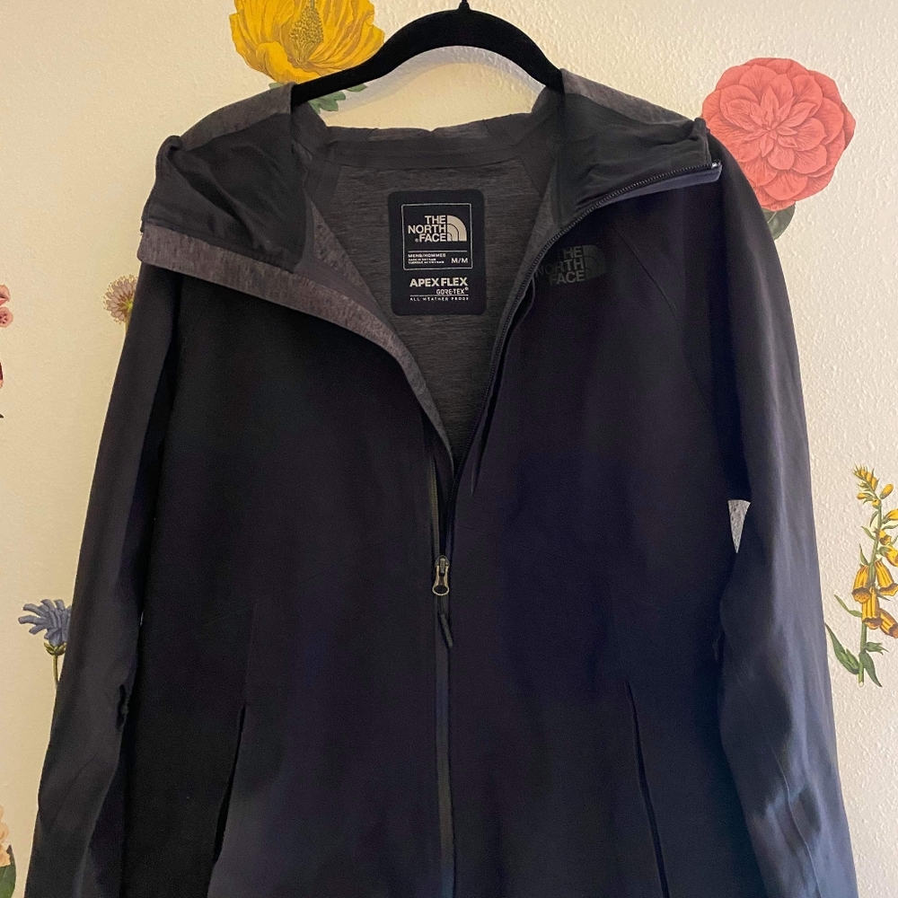 GoreTex The North Face rain jacket! ☔❤️✨